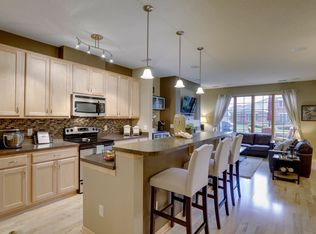 390 Valley Cmns, Hudson, WI 54016