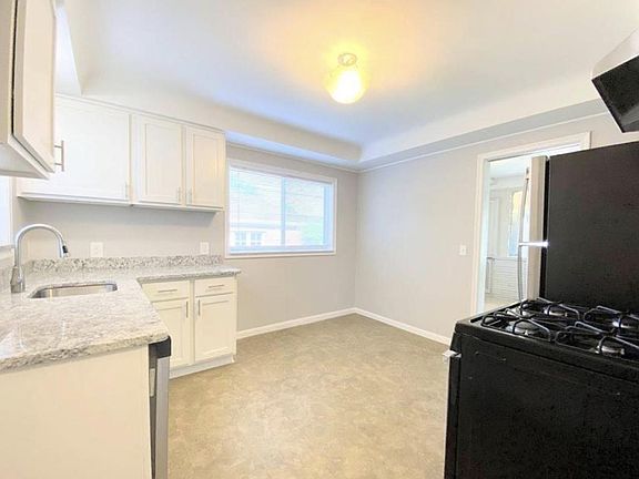 5th image of 31131 Orangelawn St