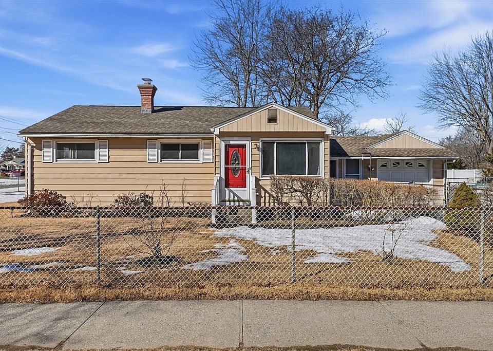 1st image of 744 Bradley Rd