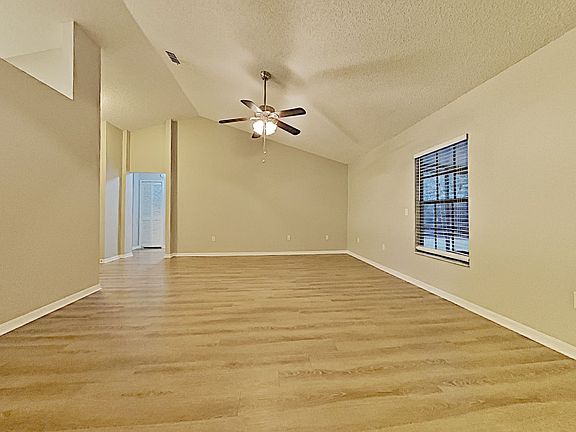 3rd image of 1150 Worthington Dr