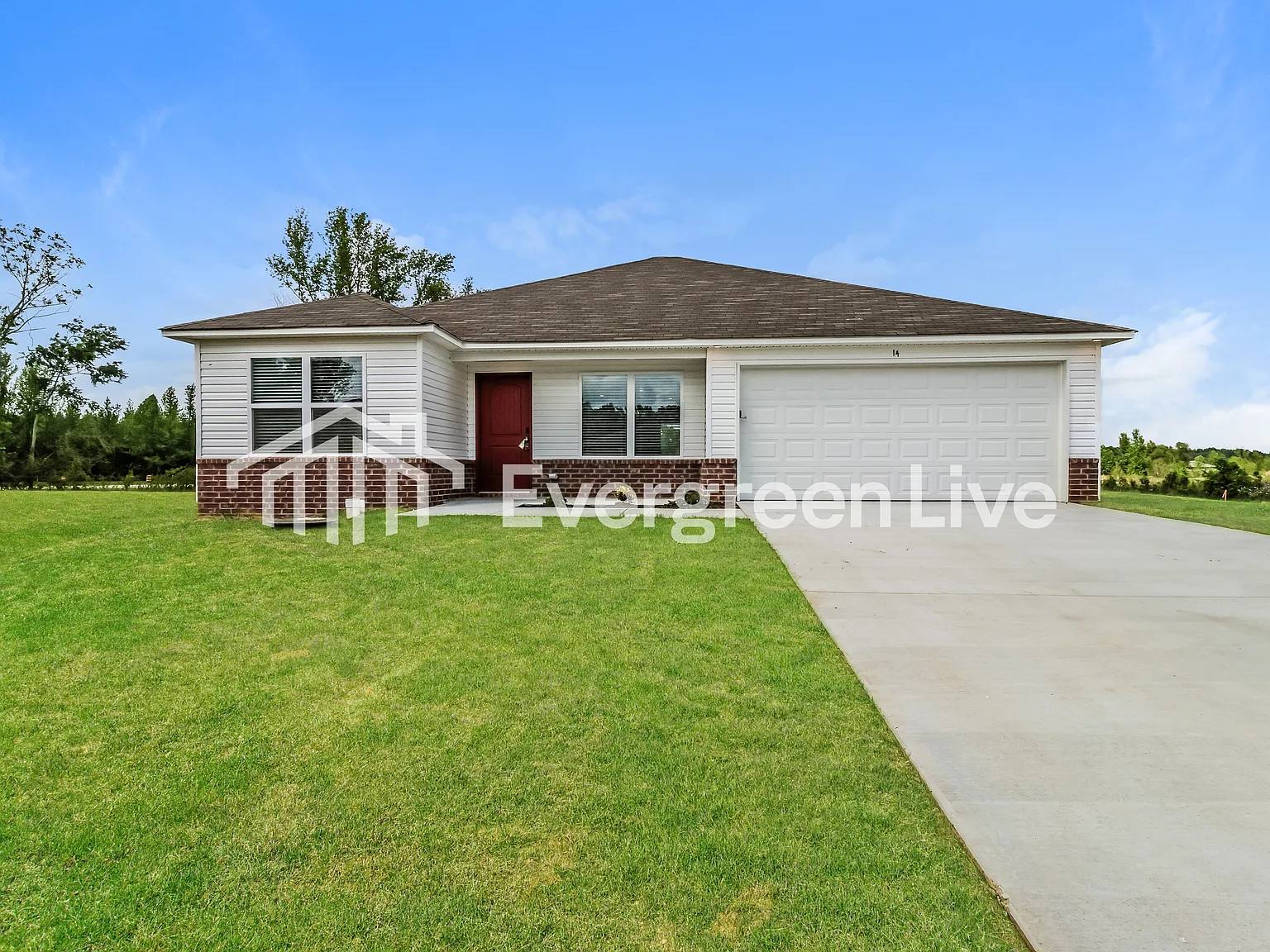 4 bed, 2.0 bath, 1470 sqft, $1,295 — Photo 2
