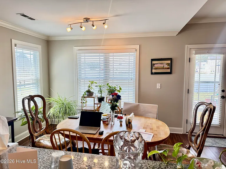 683 Brookfield Dr — Photo 8