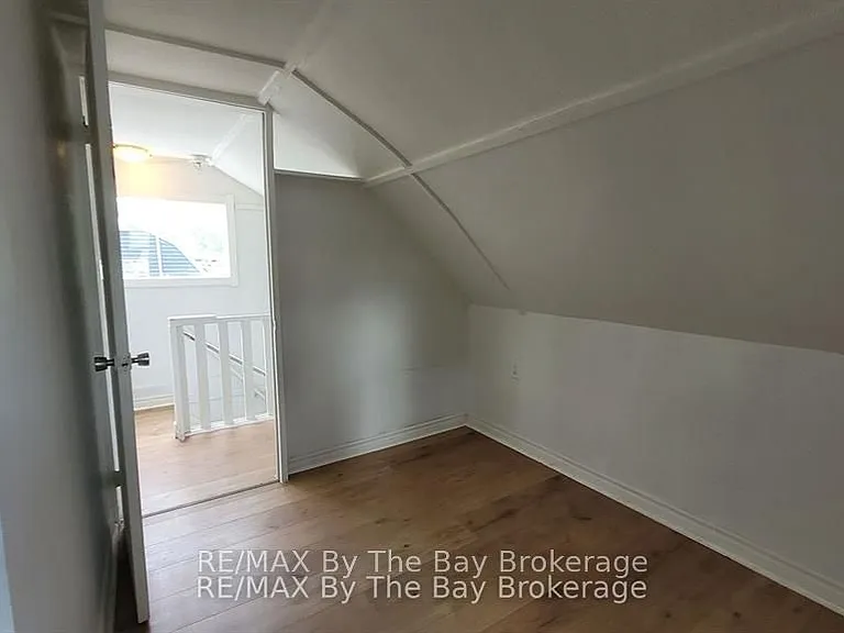 23 Glen St — Photo 22