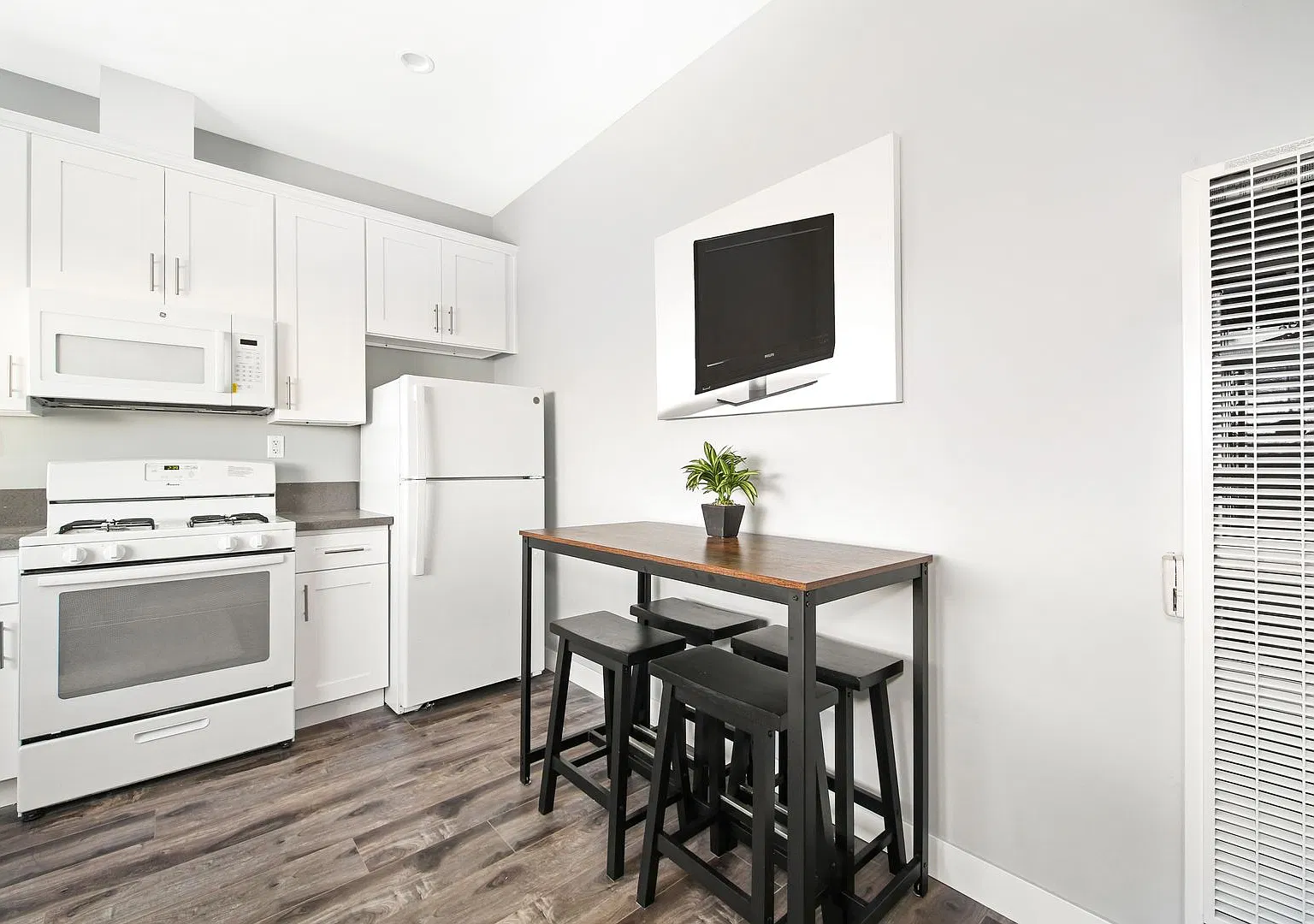939 W 66th, LLC — Photo 4