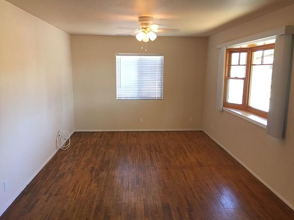 4th image of 5559 E Garland Ave
