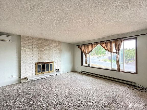 5th image of 1038 W 10th Street
