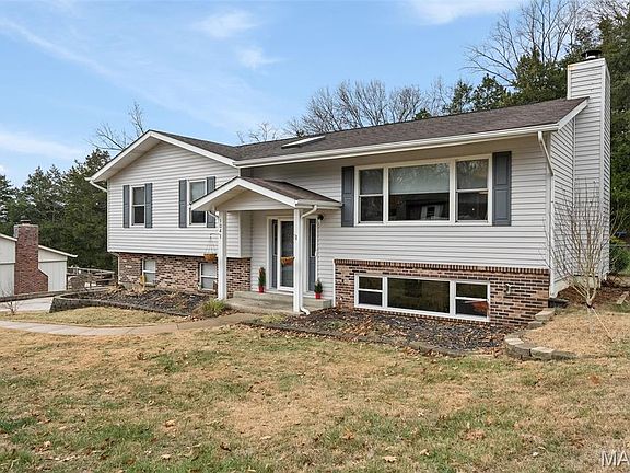 2nd image of 104 Forest Hills Dr