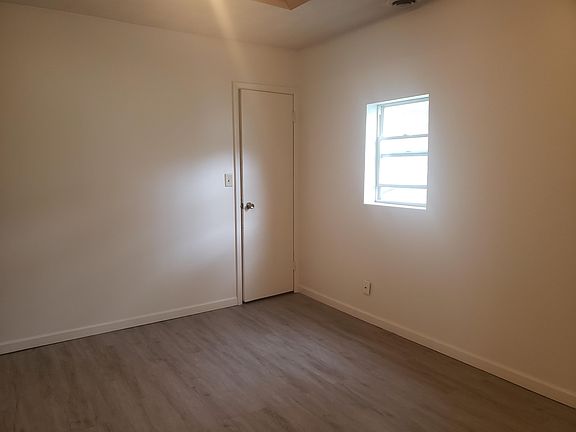 4th image of 364 Blaine Ave #B