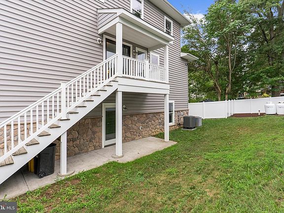 3rd image of 1203 Shore Dr
