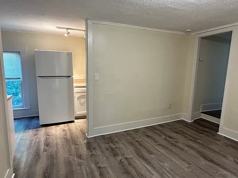 10 Devens St #2B — Photo 7