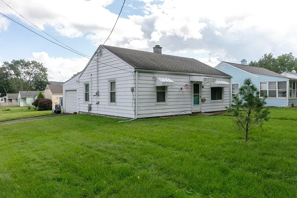 1178 Davis St photo 1