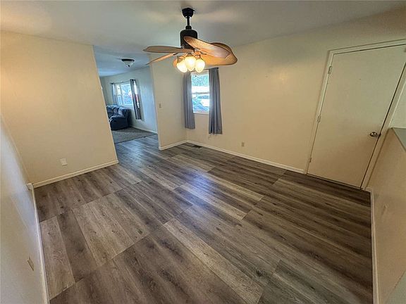 4th image of 421 Merrymaid Dr