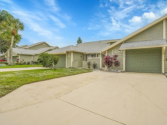 4th image of 1518 SE Dewberry Court