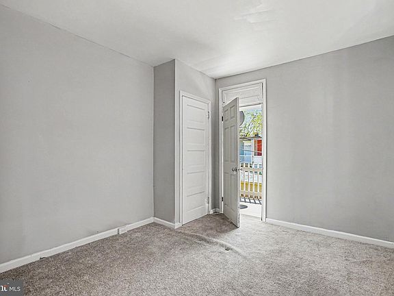 5th image of 625 Oxford St