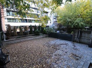 247 N 8th St APT 1L, Brooklyn, NY 11211