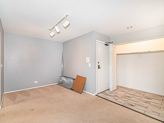 2nd image of 269 Middlebury Ct #2D
