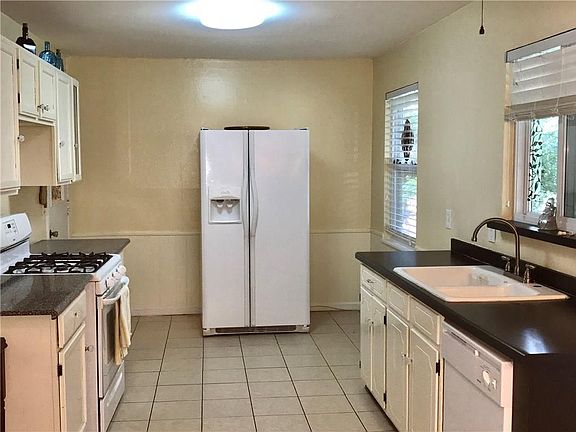 5th image of 2331 Glengariff Dr