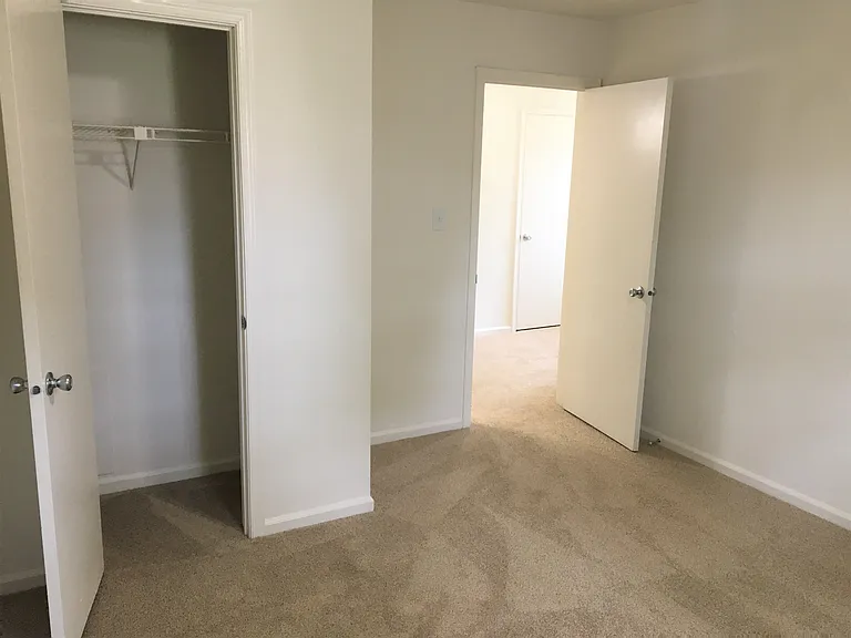 414 Sedgewick Ct — Photo 19