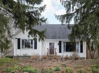 1007 Quaker Rd, East Aurora, NY 14052