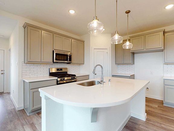5th image of 13109 Blue Flora Dr