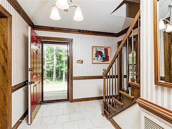 5th image of 7383 Burnett Field Dr