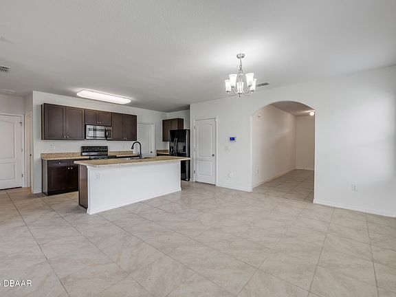5th image of 418 Armoyan Way