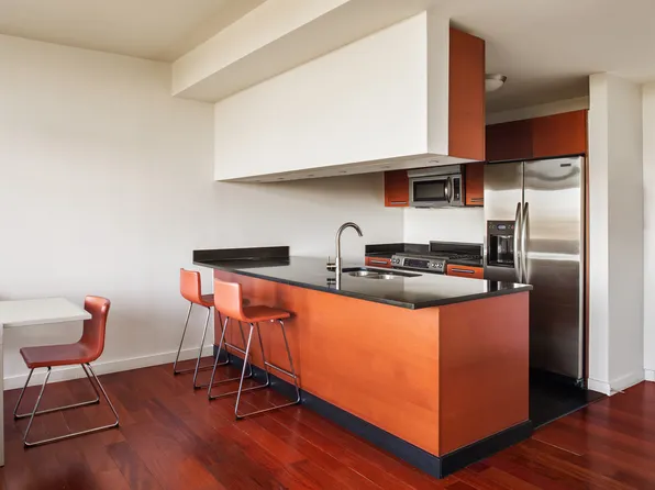 1485 Fifth Avenue image 2 of 12