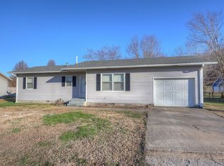 110 Greenfield Cir, Seneca, MO 64865
