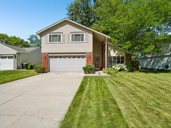 24323 Pinecrest St, Novi, MI 48375