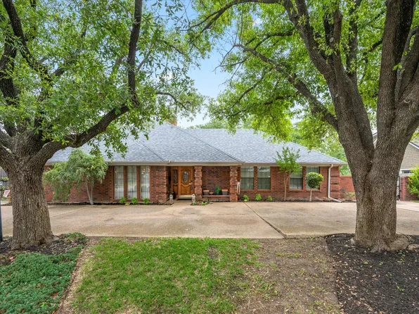509 Green River Trl, Fort Worth, TX 76103