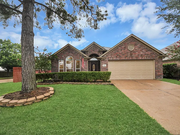 3003 Silver Spur Dr — Photo 2