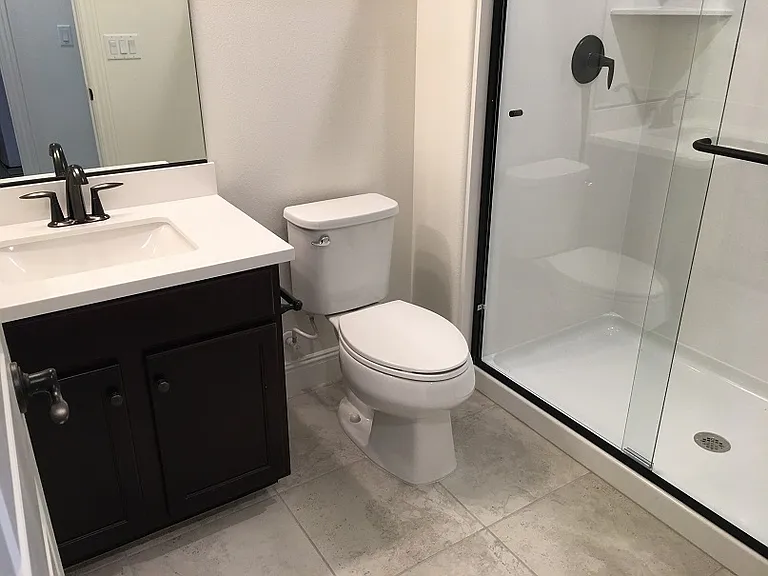 upstairs bath 1 web 3_05222019