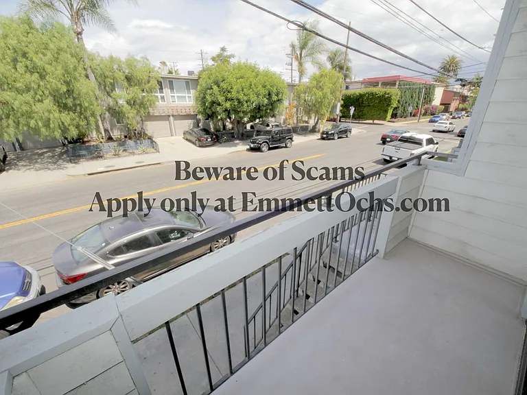 Bundy Townhomes — Photo 6