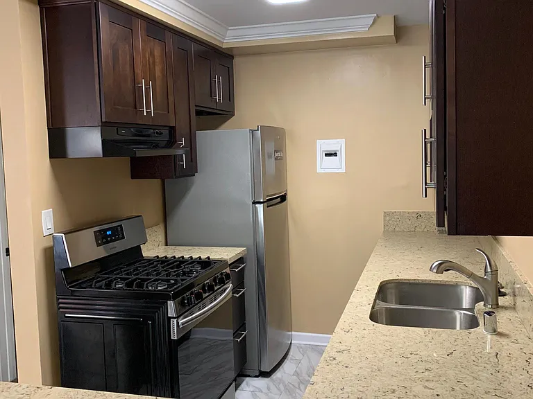 2452 Arizona Ave #3 — Photo 5