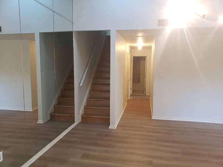 369 Green Meadow Ln — Photo 2