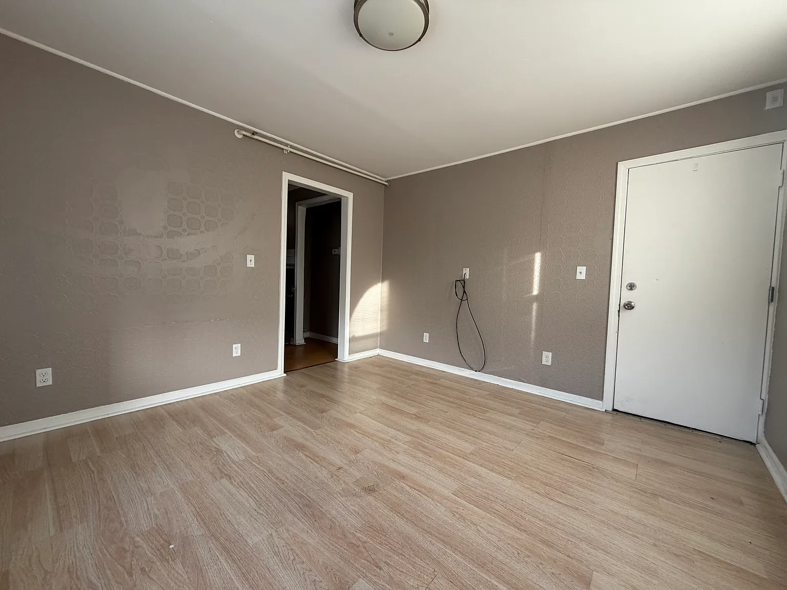 4 John St — Photo 1