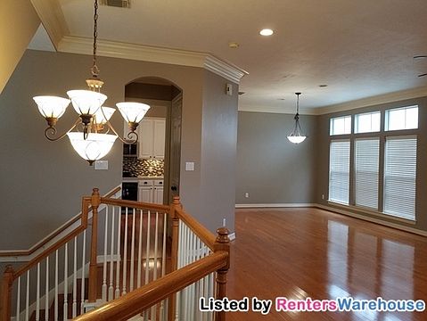 4th image of 5208 Blossom St