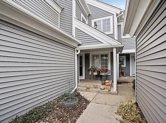 2nd image of 215 Sandy Point Ln #215