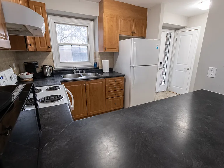 7591 Scholfield Rd — Photo 10