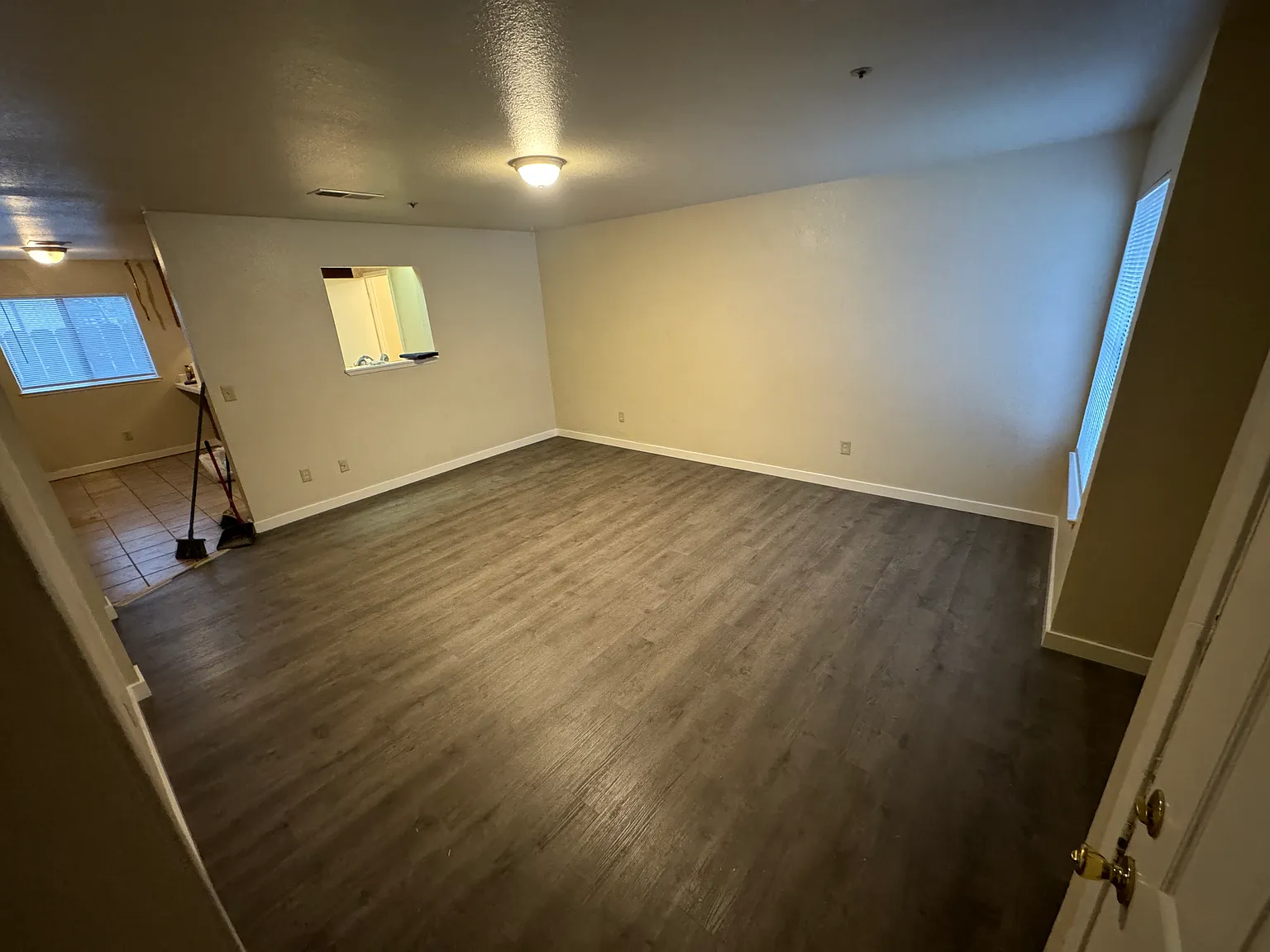 3 bed, 2.5 bath, 1367 sqft, $1,985 — Photo 4