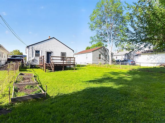 5th image of 3737 Deloss St