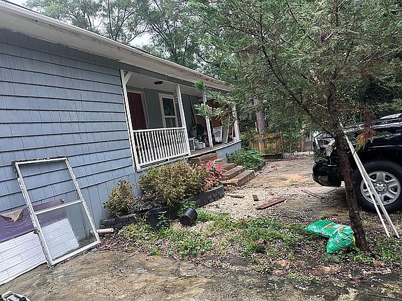 3rd image of 6840 Warrington Dr