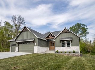 1601 SW Stonewall Dr, Oak Grove, MO 64075