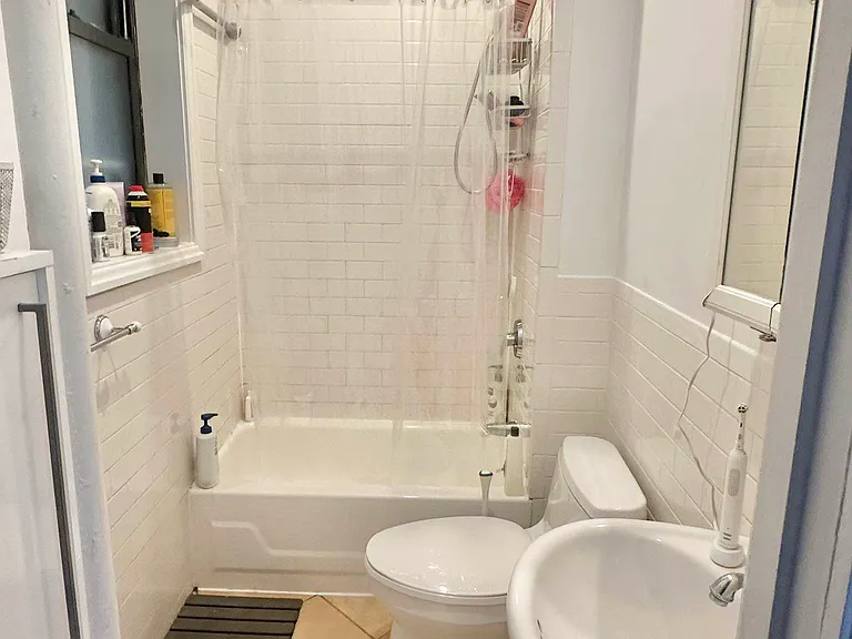 235 E 4th St #5A — Photo 9