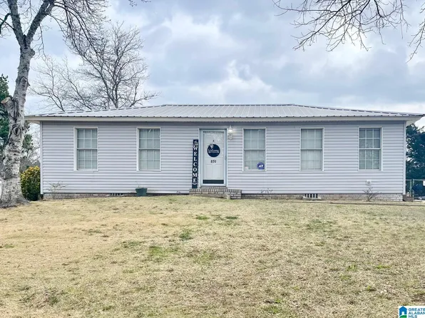 831 Willow Bend Ln, Bessemer, AL 35023