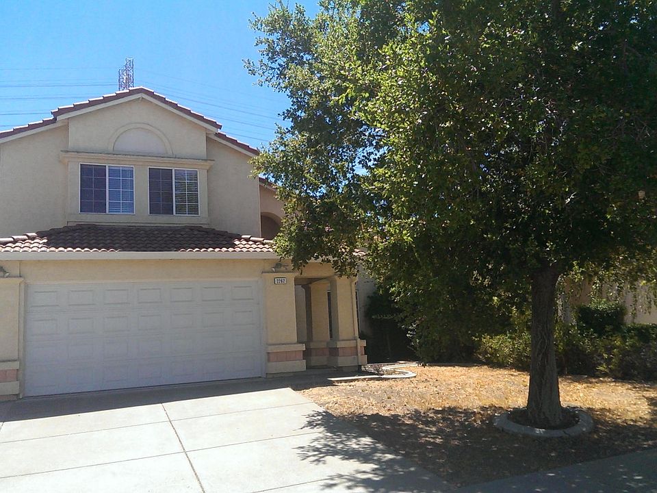 1st image of 2262 Oak Hills Dr