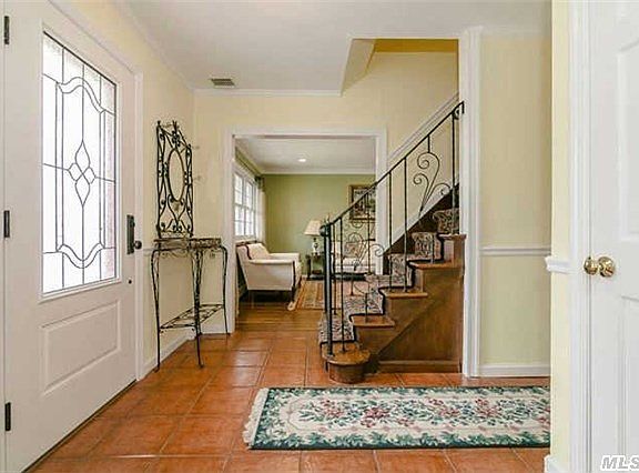 3rd image of 48 Gristmill Dr