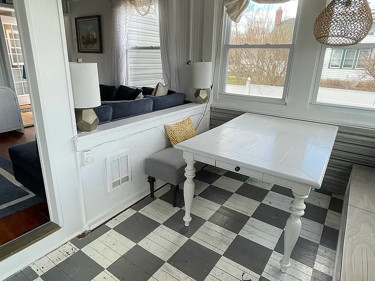 110 Taylor Ave — Photo 13