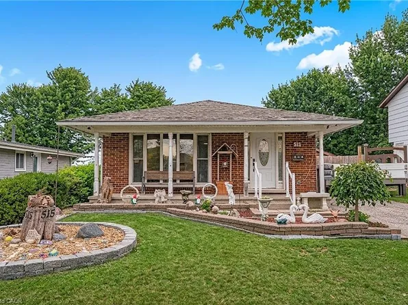 515 Strasburg Rd, Kitchener, ON N2E 1P1
