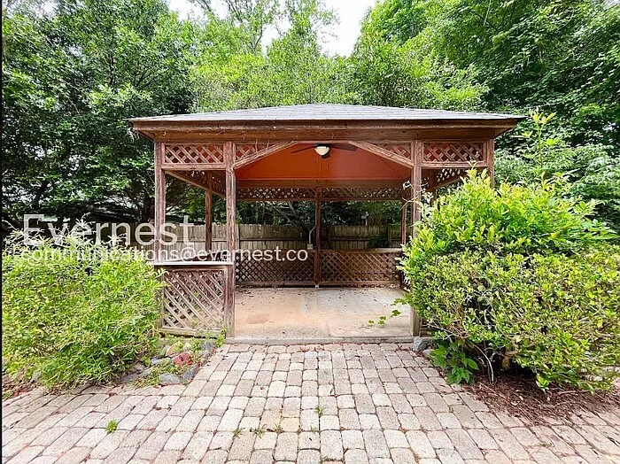 400 Wilcrest Dr — Photo 22